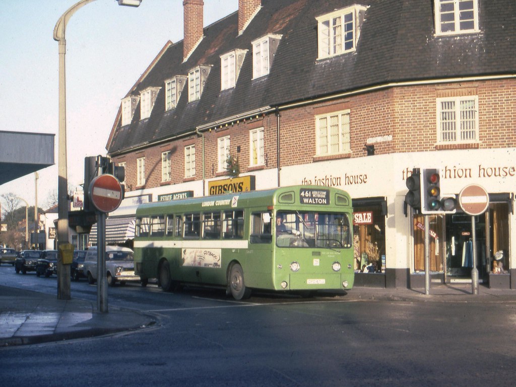 LCBS Swift SM471 Bridge Street WaltononThames 9/12/197… Mike