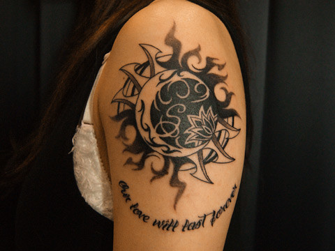 太陽と月 イラスト 太陽と月のトライバルタトゥー Sun And Moon Tribal Tattoo | 太陽と月を組み合わせてデザインし… | Flickr