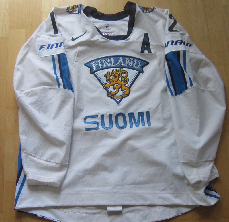 2008 Olli Jokinen gameworn IIHF Finland Jersey Flickr