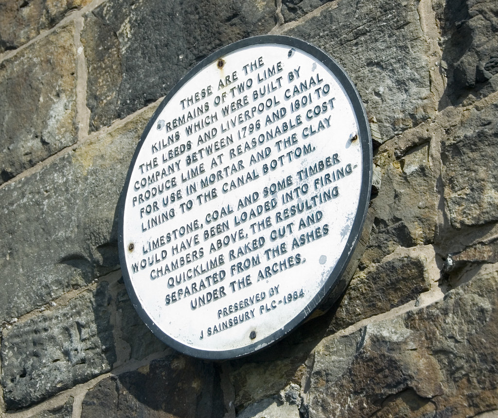 Lime Kilns Leeds and Liverpool Canal Burnley Town Cent… Flickr