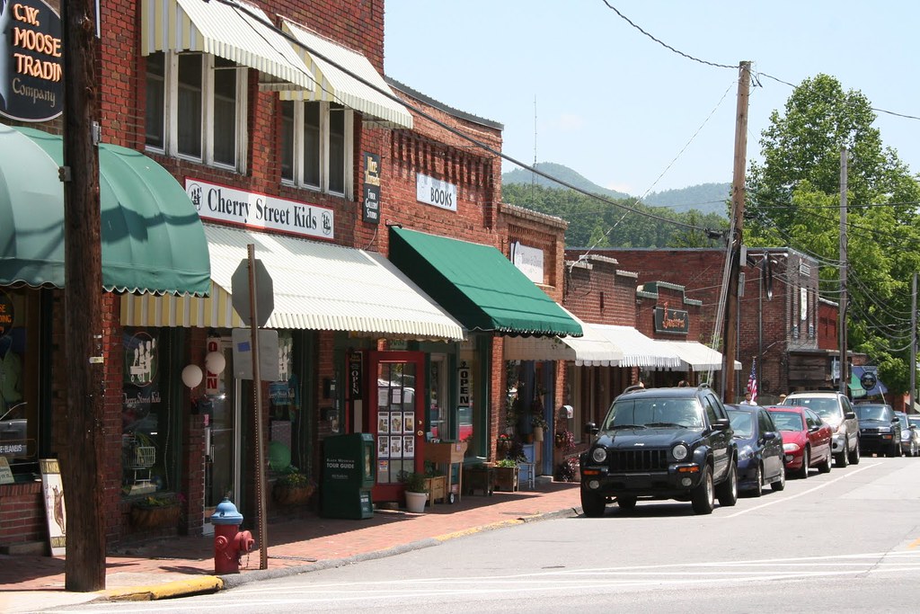 Downtown Black Mountain Black Mountain is a sprawling and … Flickr