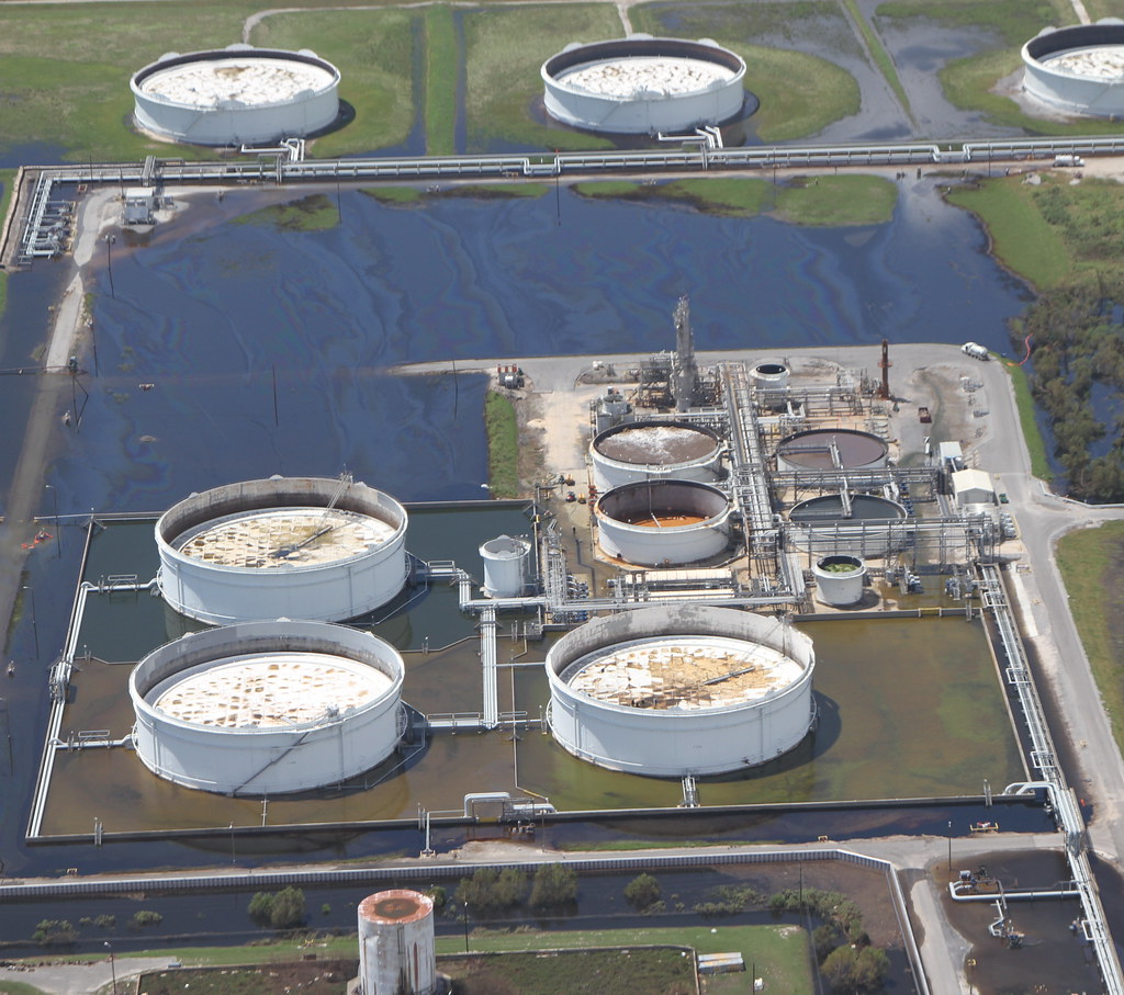 GRNFlooded Phillips 66 Alliance Refinery Slick and sheen … Flickr
