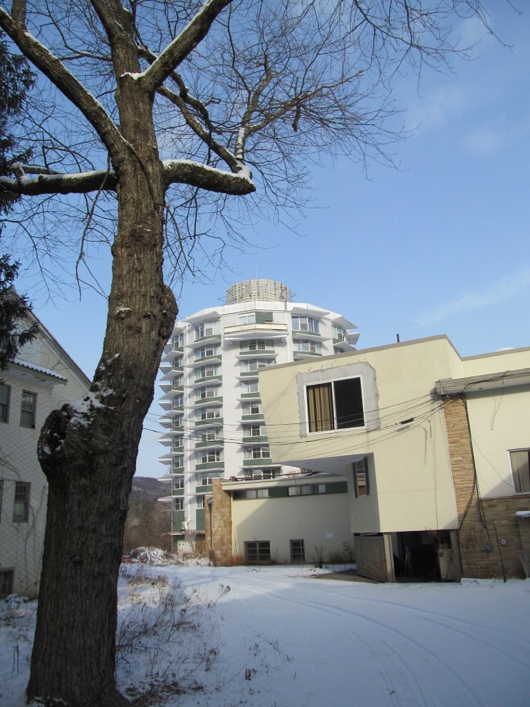 the tower The Nevele Country Club, Ellenville NY January 2… Flickr