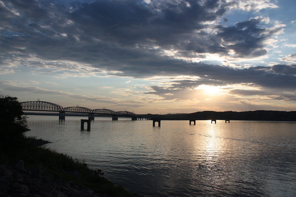 Sunset 8/28/2013 Sunset over Lake Francis Case in Chamberl… Flickr