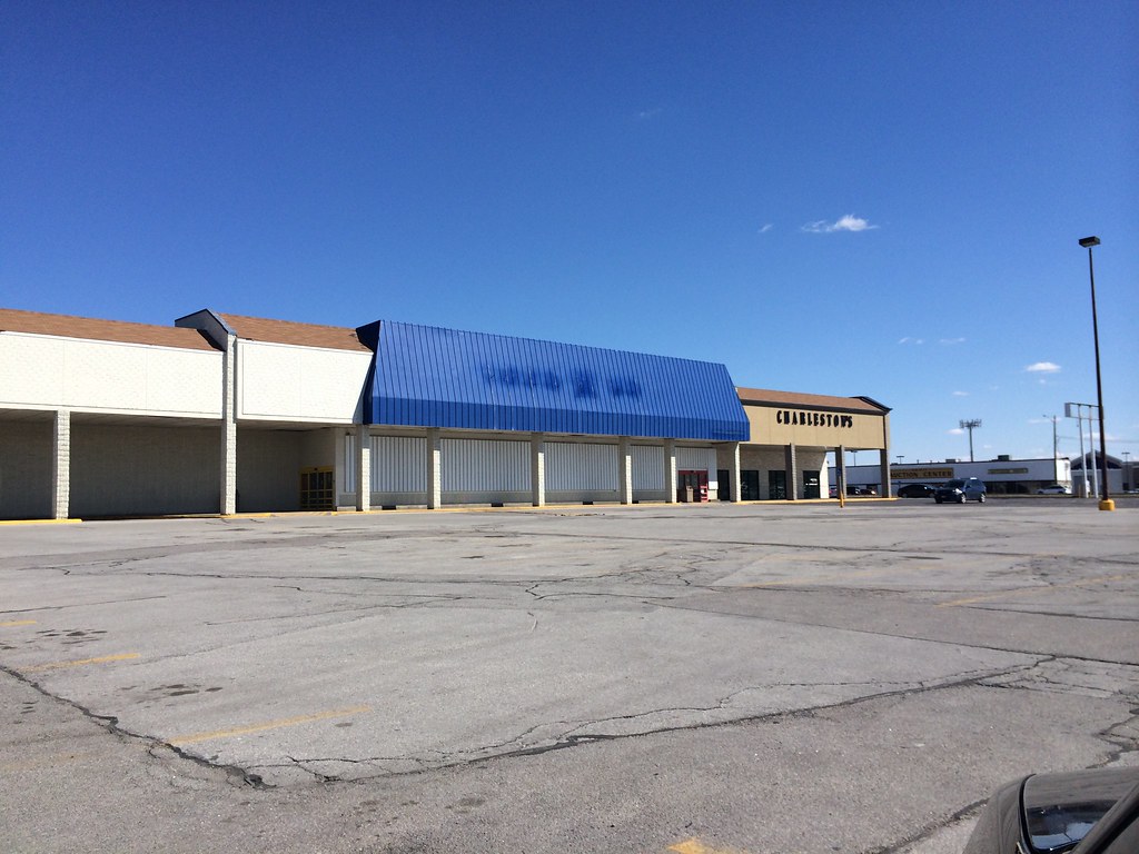 Former Toys R Us Dodge Street Omaha, Nebraska Nathan Bush Flickr
