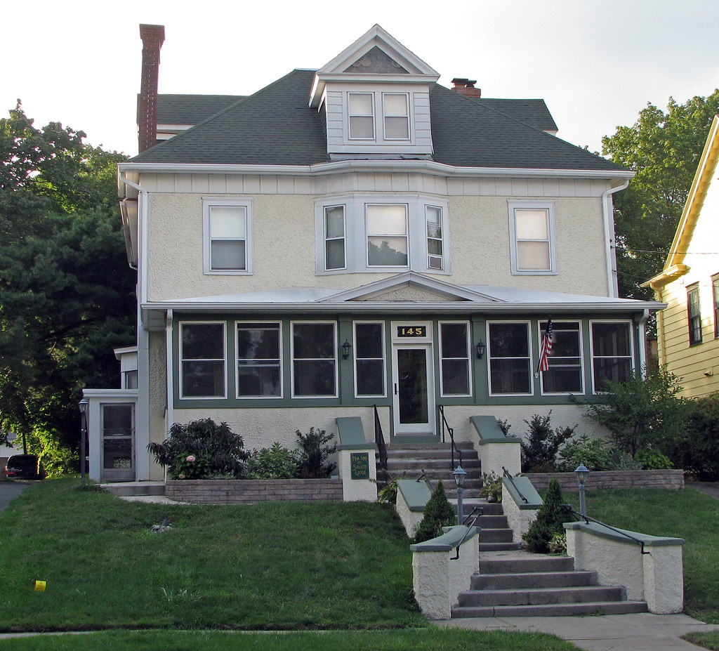 145 south lake avenue, albany, ny Photo by Al Quaglieri. Flickr