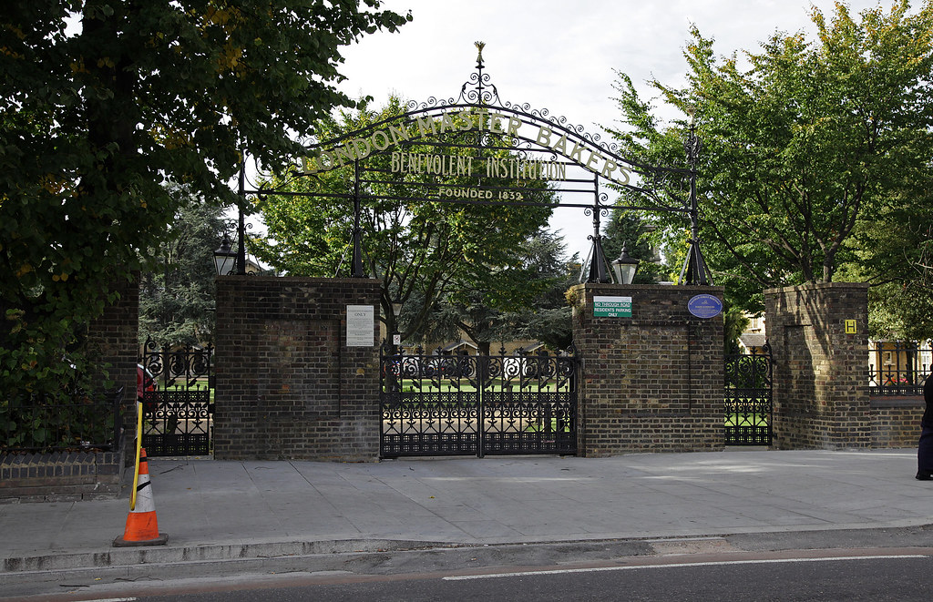 Bakers Almshouses Leyton Bakers Arms I must have been past… Flickr
