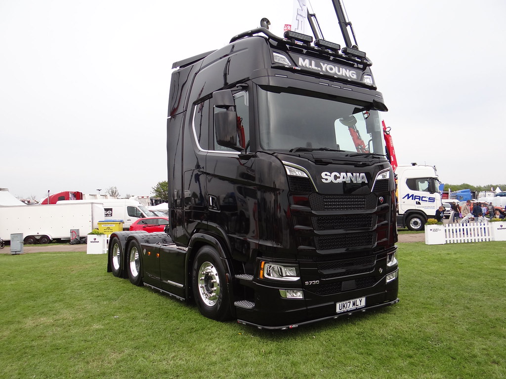 M L Young | UK 17 MLY (17) - Scania S730 6x2 (HL ...