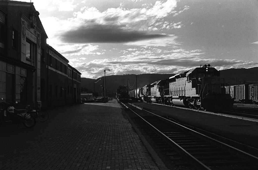 La Grande, Oregon Evening. An eastbound Union Pacific frei… Flickr
