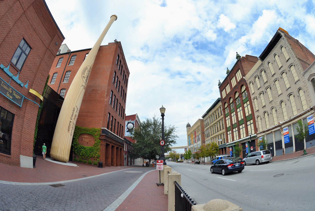 Louisville Main Street The Louisville Slugger headquarters… Flickr