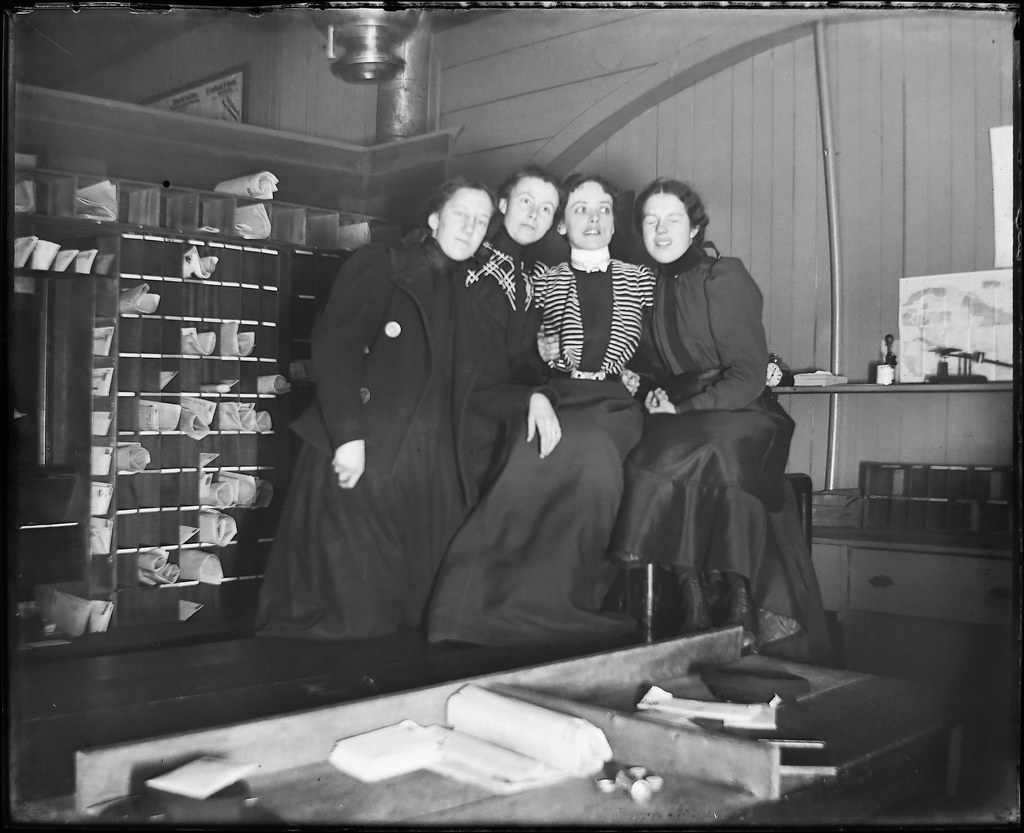 2512 Mail Room Spring of 1899 Mrs. W. H. Gardner Mrs. H. … Flickr