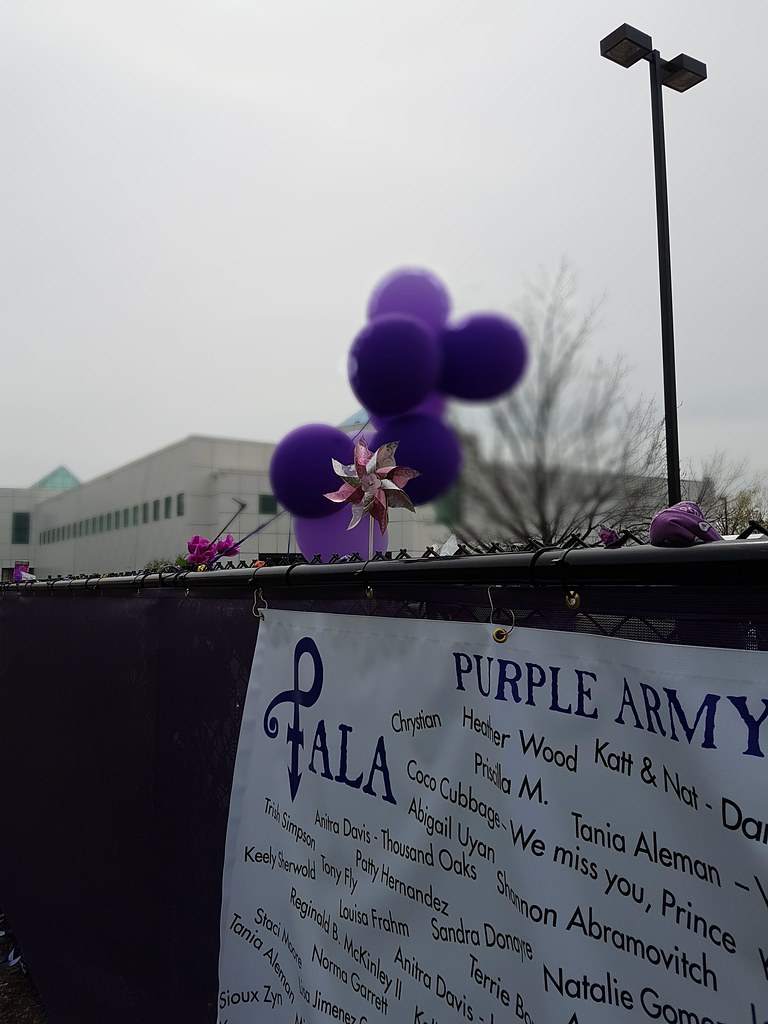 Tribute fence at Paisley Park In the month of April Prince… Flickr