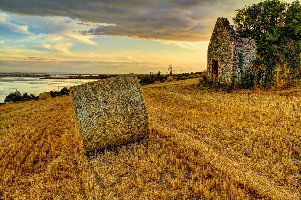 West Ashford North Devon. Straw bales just before sunset a… Flickr