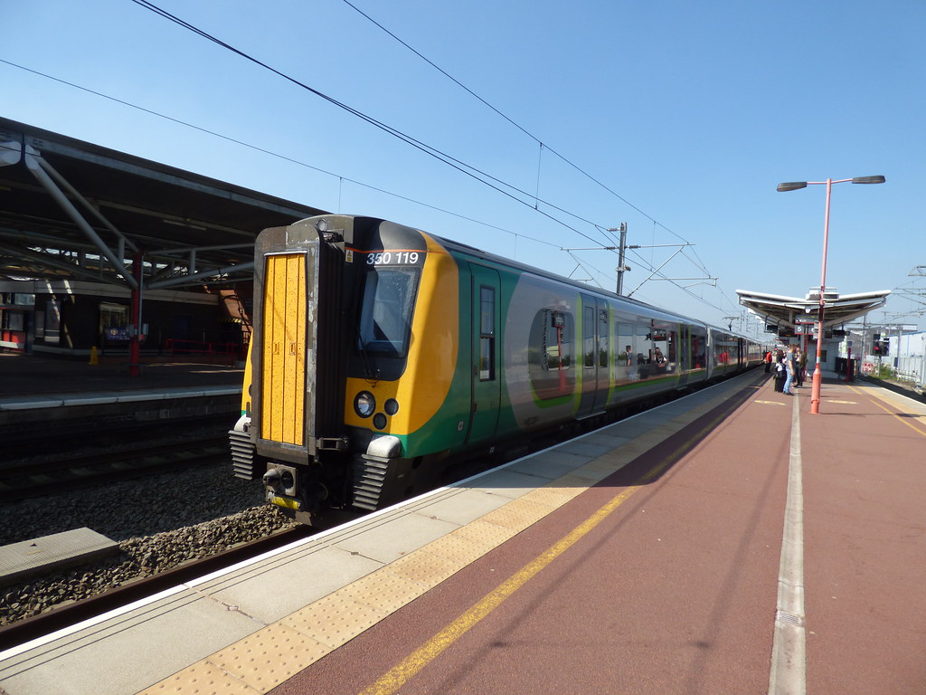 Rugby Station London Midland 350 119 At Rugby Station in… Flickr