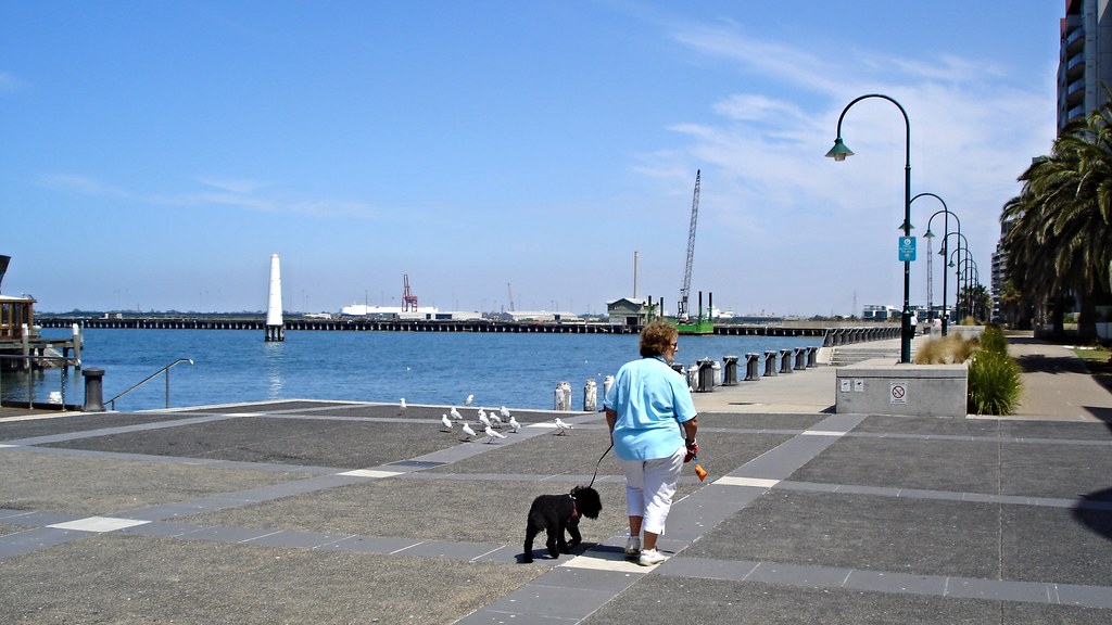 Beacon Cove, Port Melbourne, Victoria Beacon Cove is a loc… Flickr
