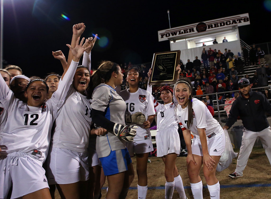 Soccer 15 Fowler High's (Central Section) Laura Montes rea… Flickr