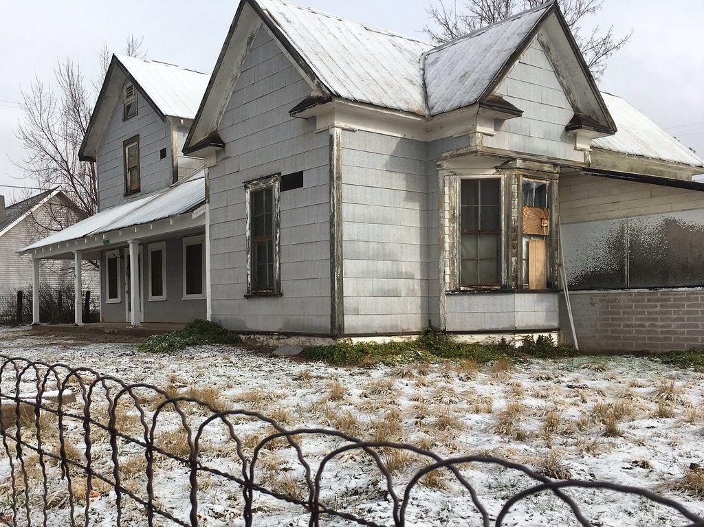 This Old House On Highway 87 in Pine Alan Levine Flickr