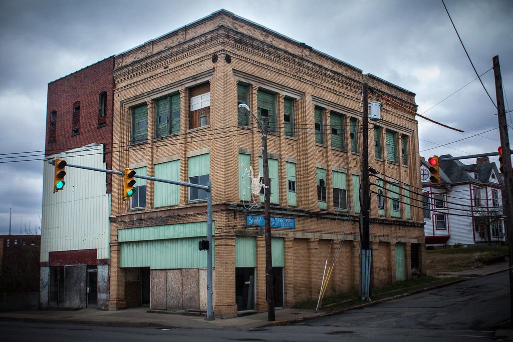 _MG_2044 Spadafore Furniture Fairmont Ave. Fairmont, WV Gweedoe