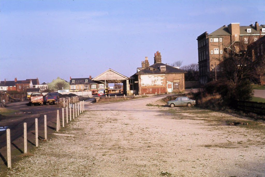 75 002 260175 Withernsea Station Another view of the disus… Flickr
