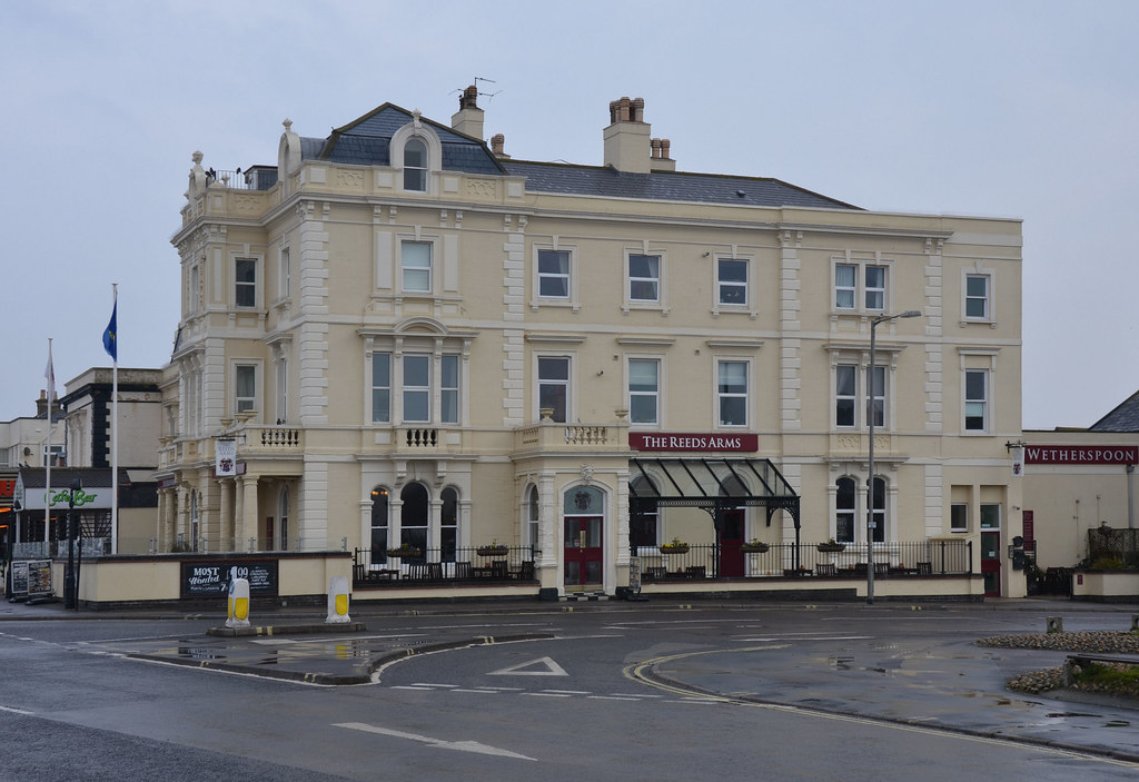 Burnham Reed Arms The Reed Arms (or 'Reeds Arms' as it is … Flickr