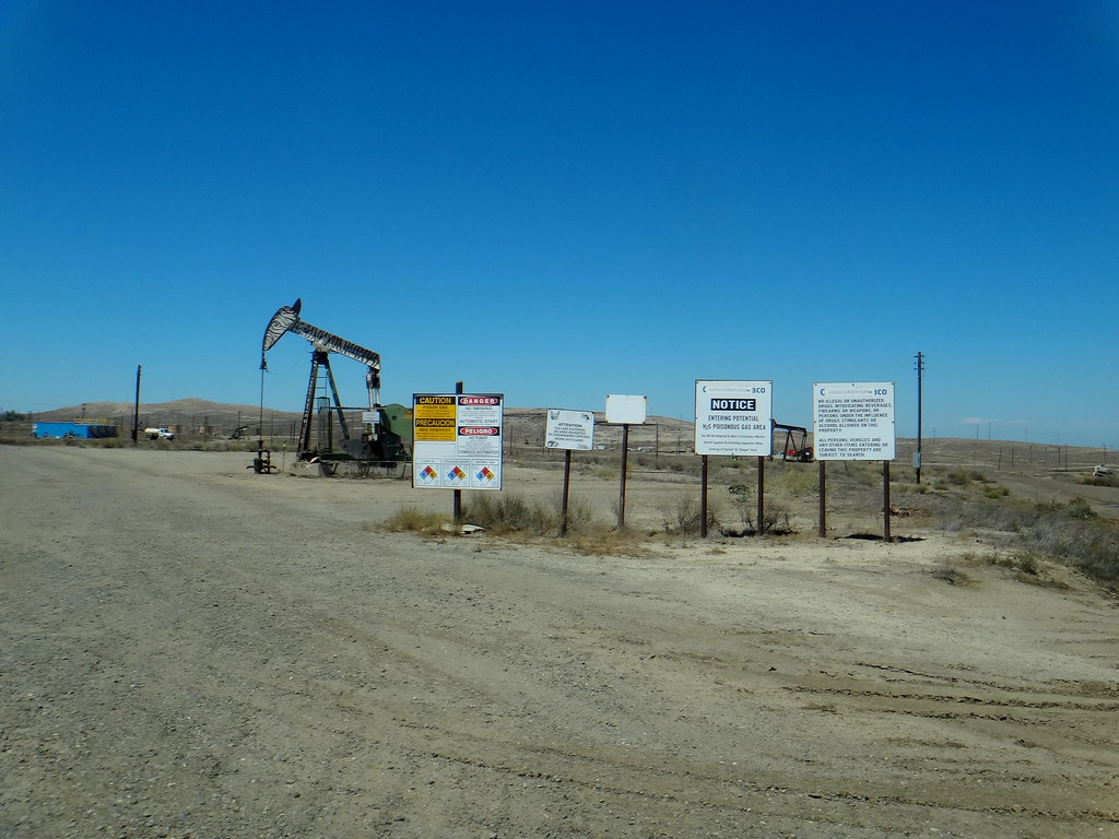 Iron Zoo in Coalinga Oil Field Emerald Wu Flickr