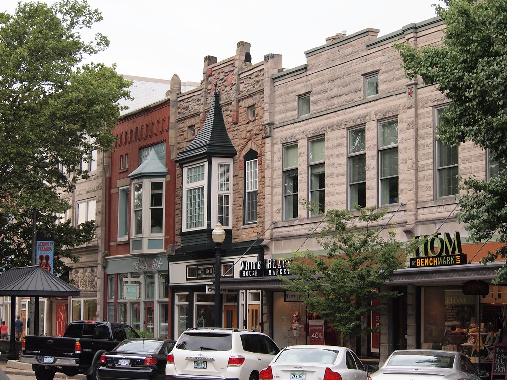 8th Street Downtown Holland, MI_P7086982e WampaOne Flickr