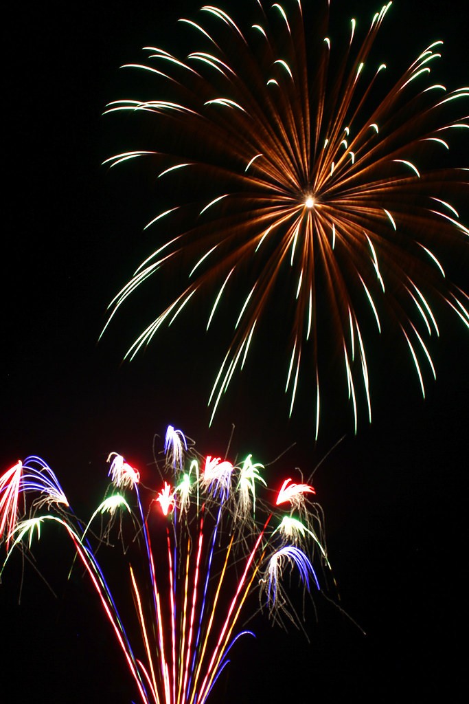 Fireworks at Wyndham Racecourse (2) The Menzies College ha… Flickr