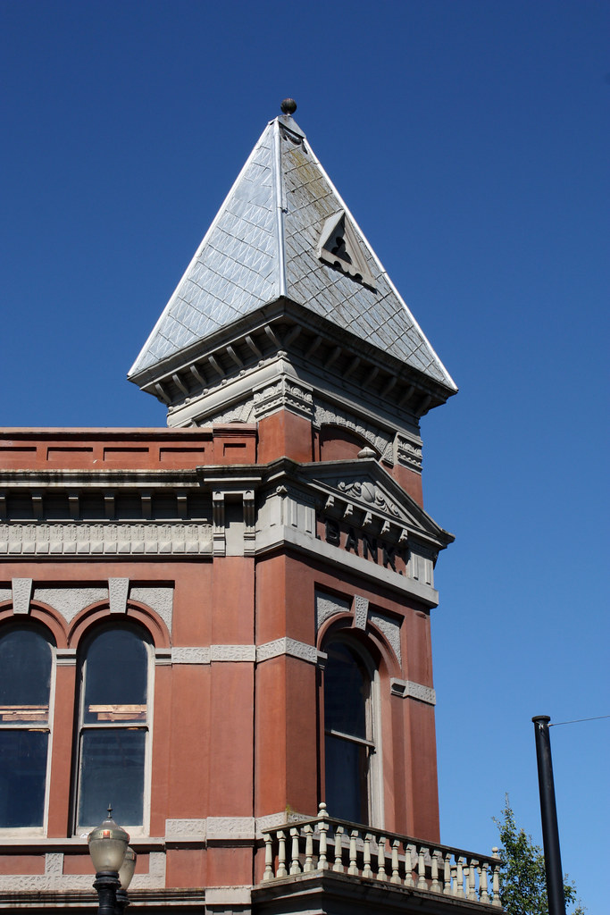 Independence Bank Building, Independence Oregon. July 20 2… Flickr