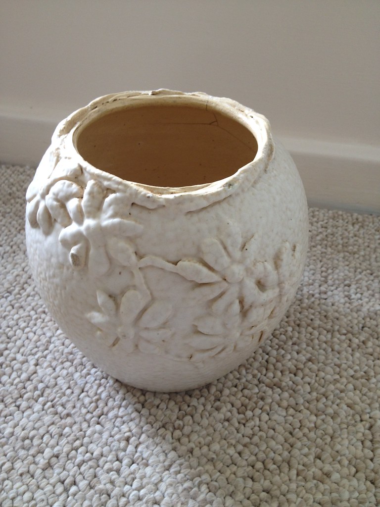 Australian Studio Pottery Vase with raised flowers Eric … Flickr