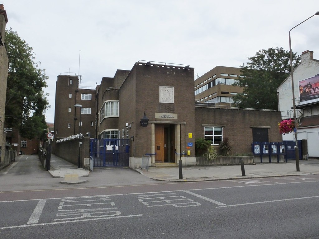 Etham Police Station 20 Well Hall Road Eltham SE9 6SF Open… Flickr