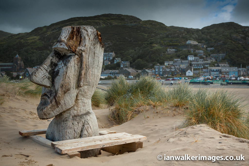 Easter Island Carving Barmouth ianwalkerimages.co.uk Flickr