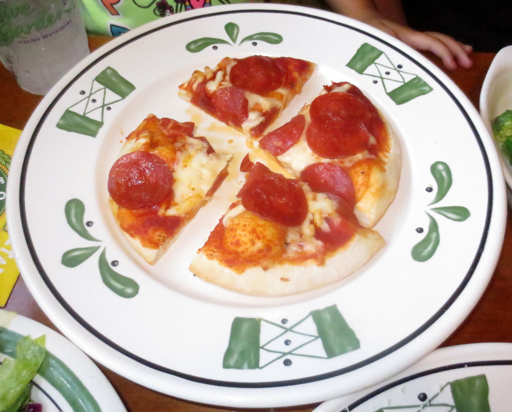 Pepperoni Pizza Olive Garden Children's menu. (via Foods… Flickr