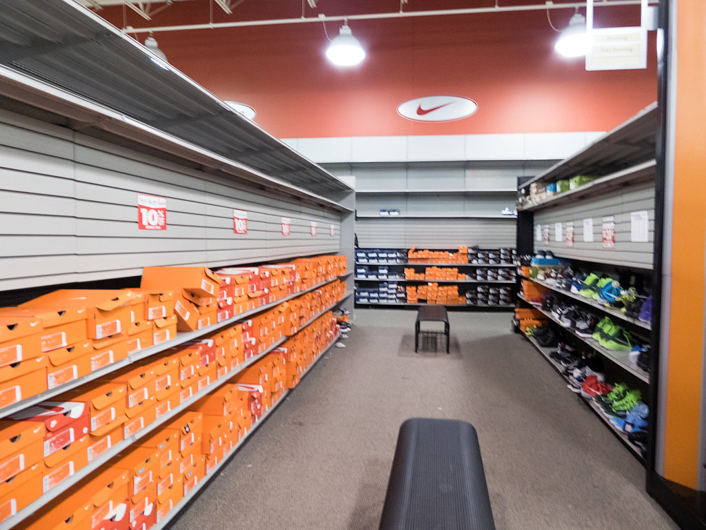 Former Sports Authority Dublin, Ohio (March 2016) A former… Flickr