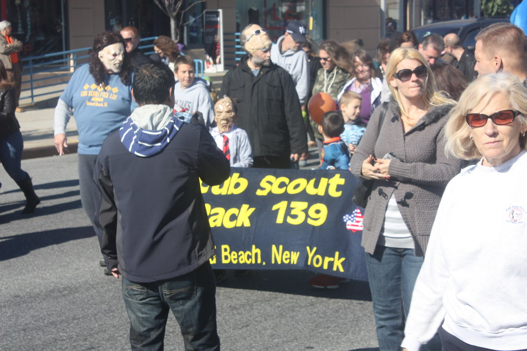 The 27th Kiwanis Club of Howard Beach's Halloween Parade O… Flickr
