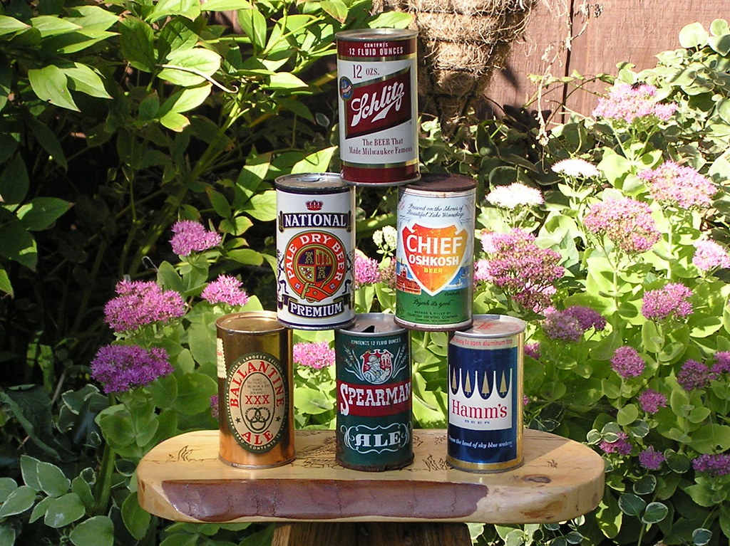 Old Beer Cans Six old beer cans, my Dad used to collect Be… Flickr
