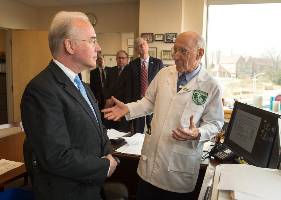 HHS Secretary Tom Price visits NIH During his first offici… Flickr