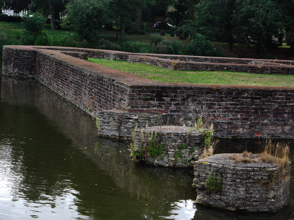 Remains of Egmond castle This castle burnt down in 1573, a… Flickr