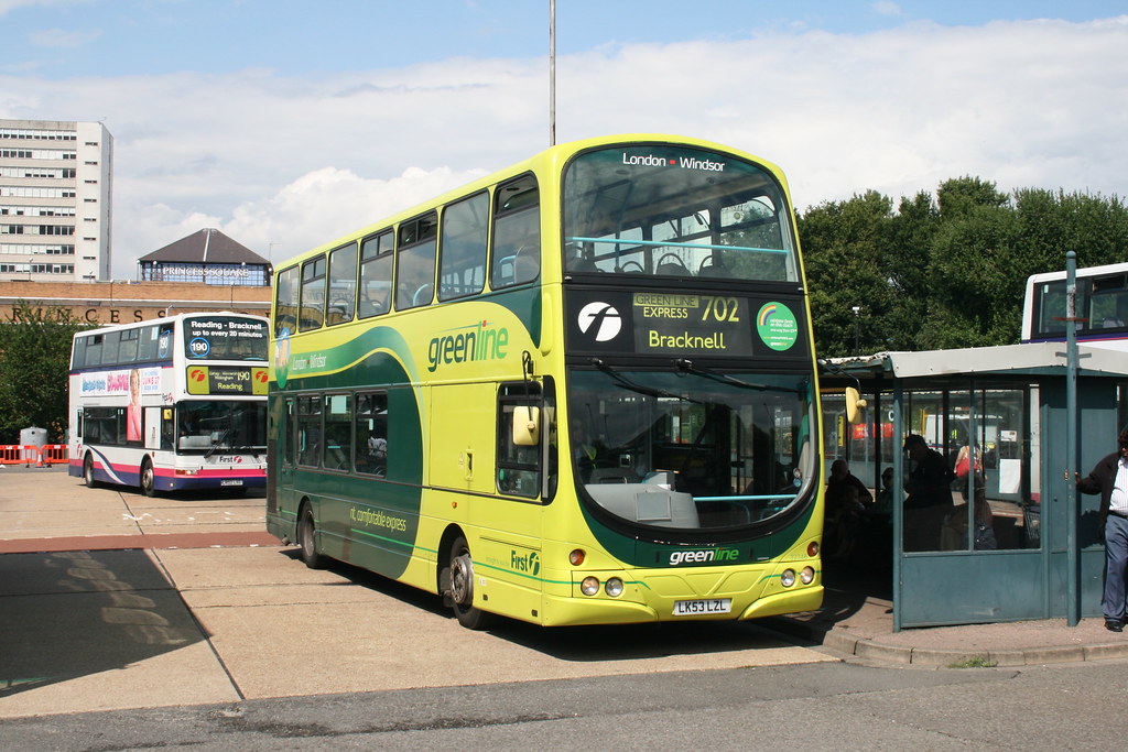 First Beeline 32348 on Route 702, Bracknell Bus Station Flickr
