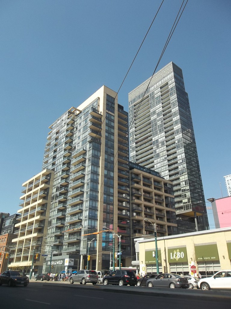 Hudson Condos, 438 King Street West The 21story Hudson Co… Flickr