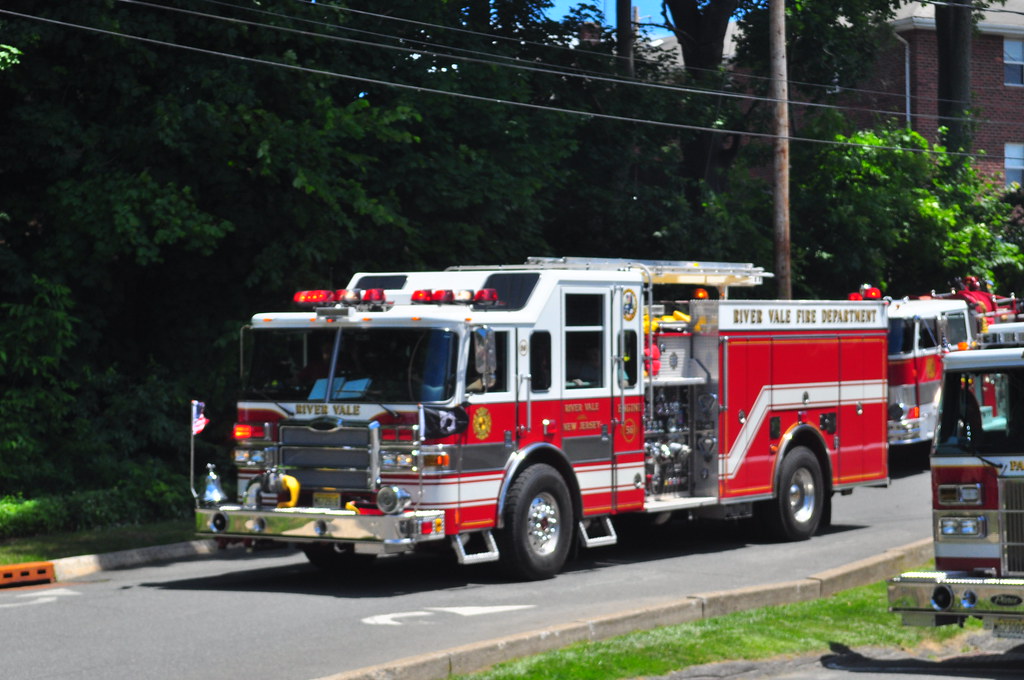River Vale Fire Department Engine 56 2006 Pierce Dash Triborough