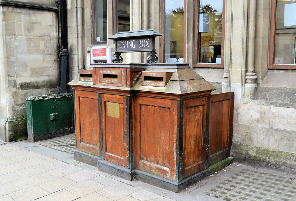St Aldates Post Box The wooden triple post box (OX1 999 / … Flickr