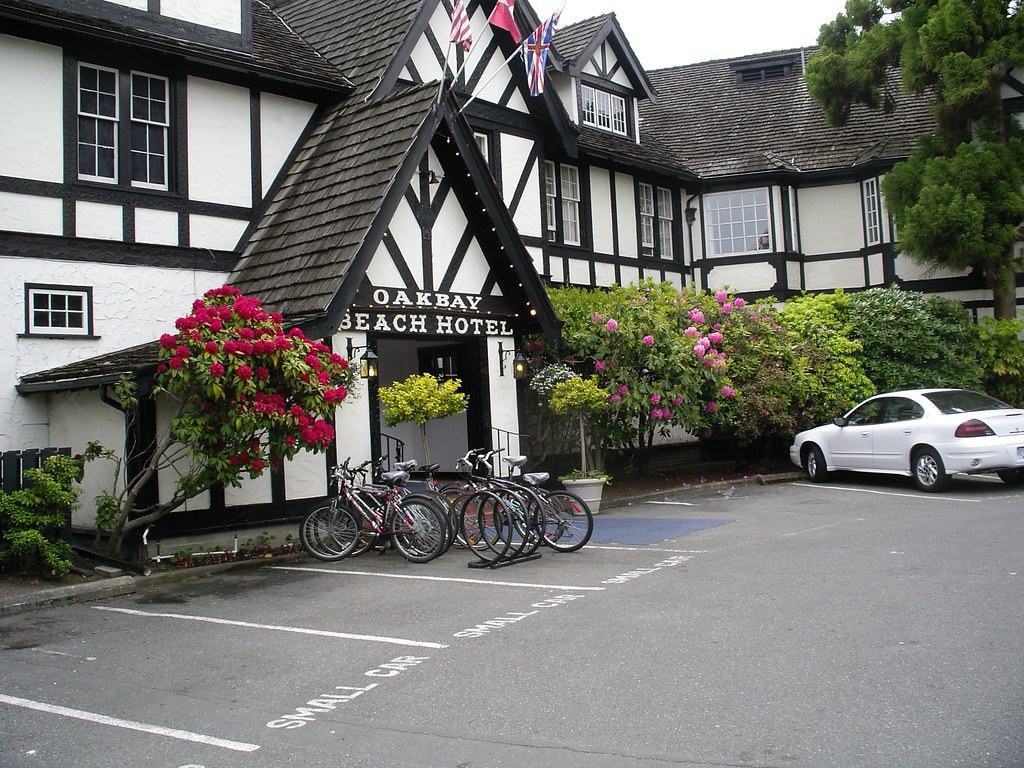 Oak Bay Beach Hotel, Victoria. B.C. This fine old "English… Flickr