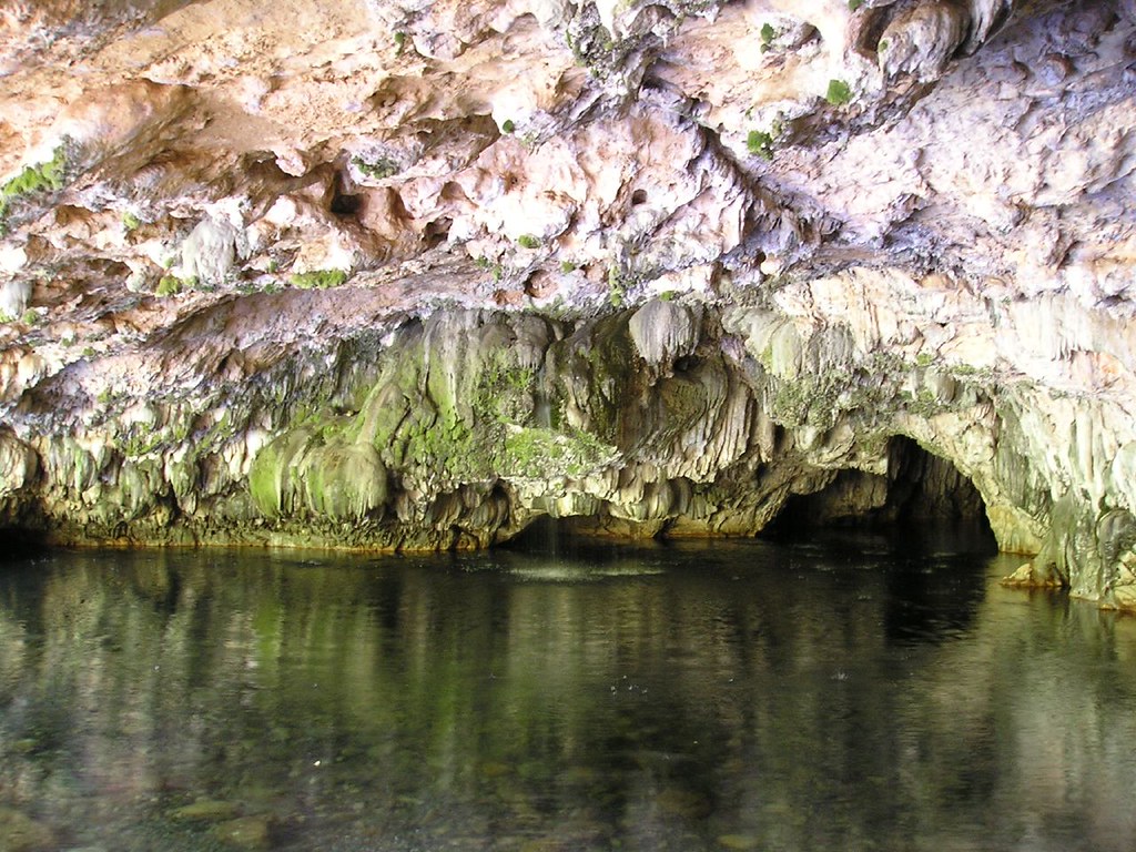 Natural Bridges cave entrance. See the tunnel on the right… Flickr
