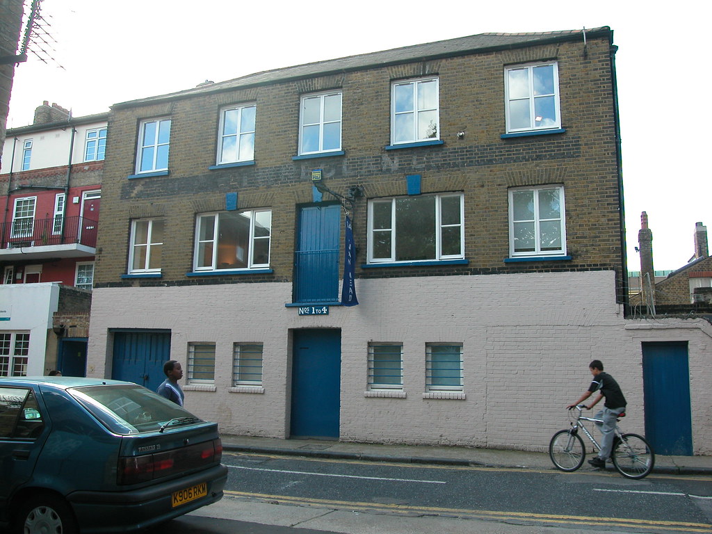 14 Swan Mead Kitty North's Swan Mead Gallery. Eexterior v… Flickr