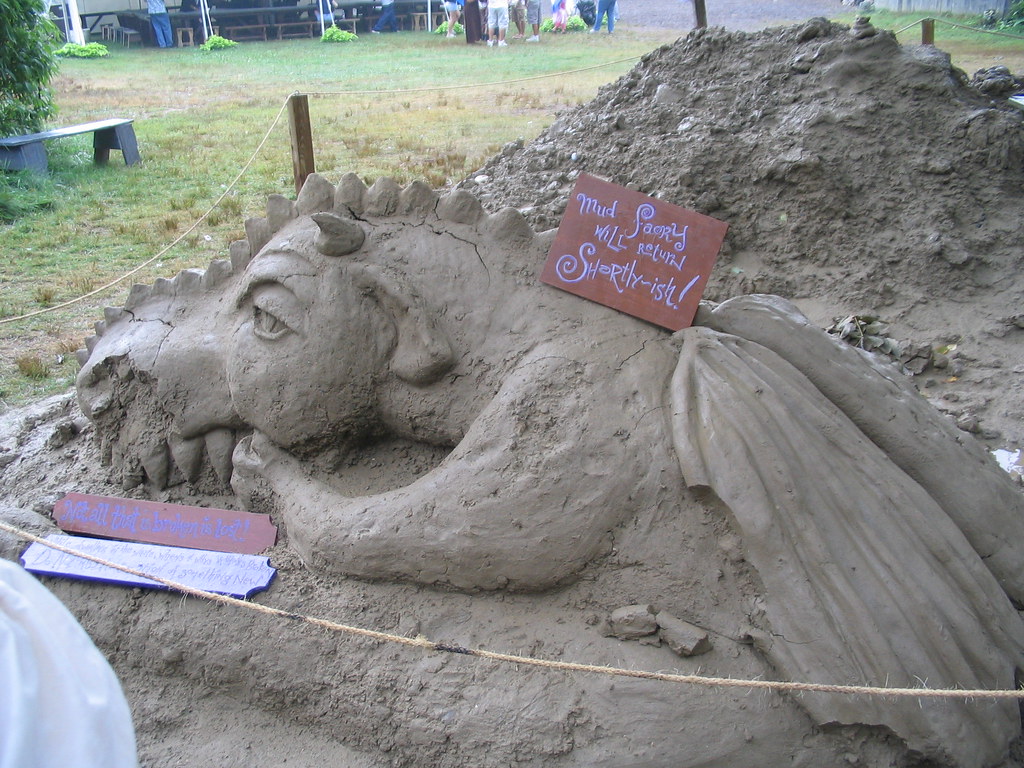 Mud Sculptures A very awesome dragon mud sculpture at the … Flickr