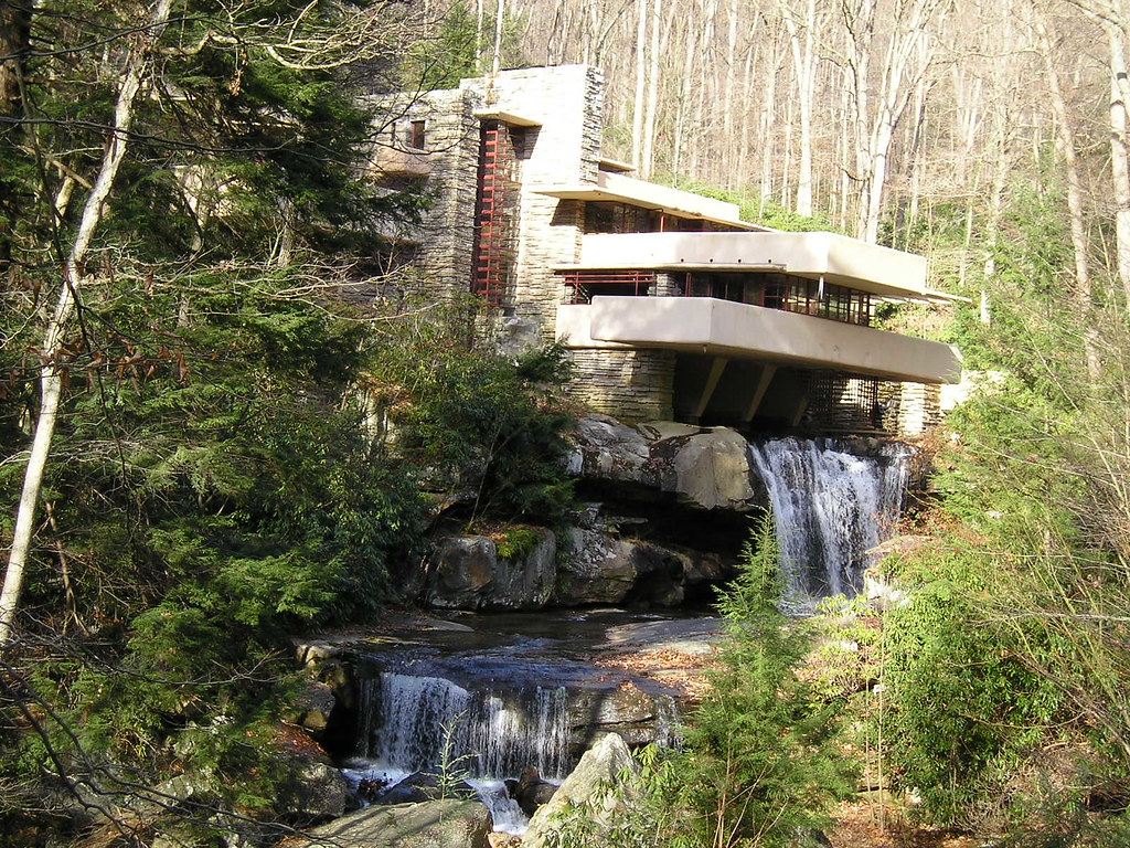 Falling Water. Frank Lloyd Wright's Masterpiece. Butal