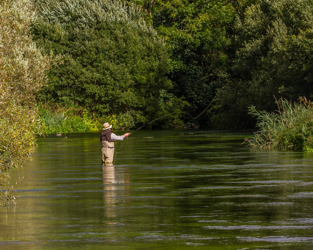 Fly Fishing on The River Itchen In Itchen Abbas, Hampshire… Flickr