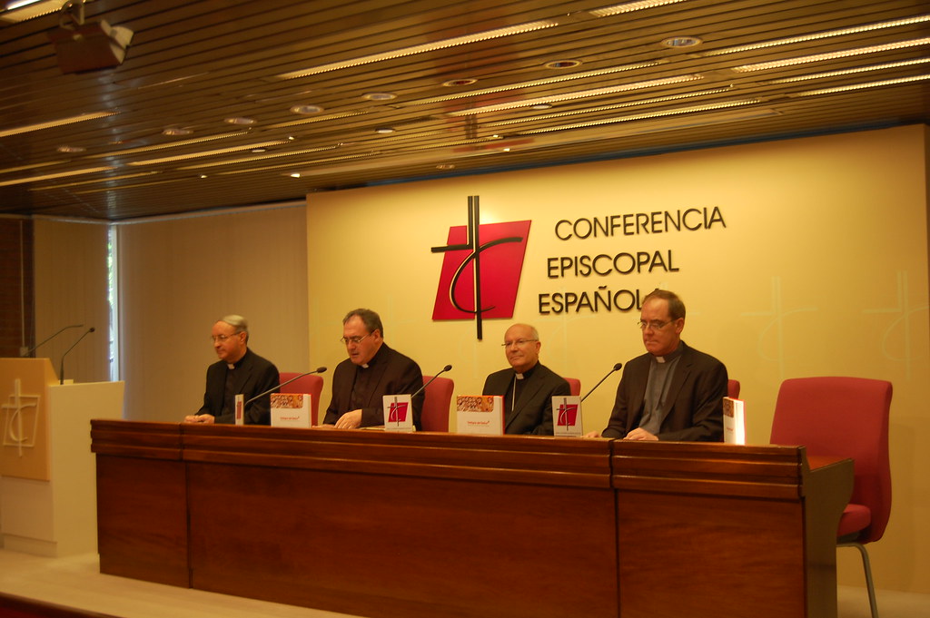 Presentación del Catecismo "Testigos del Señor" Conferencia Episcopal