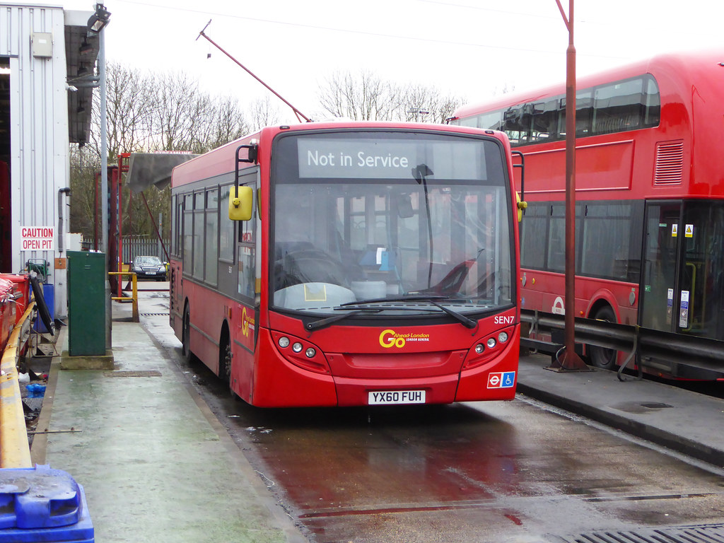 GAL SEN7 YX60FUH NP NORTHUMBERLAND PARK BUS GARAGE W… Flickr