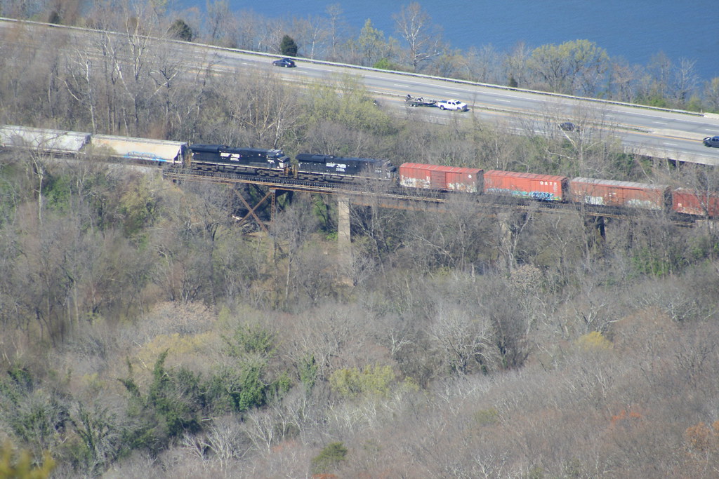 NS Mid Train DPUs. NS Mid Train DPU's. Lookout Valley, TN.… Roy